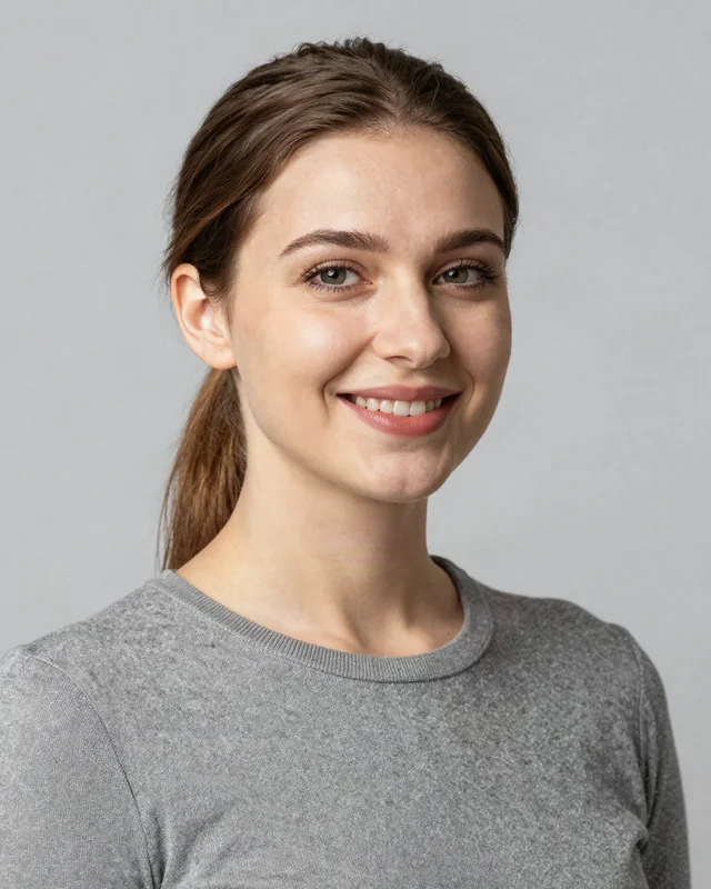 Customer service rep, Kosovo, illustrative portrait